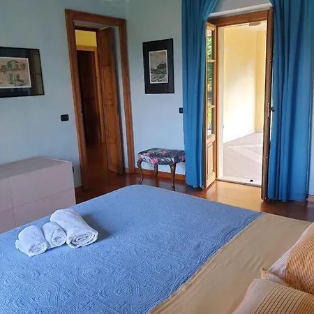 Lake View Ortensia Room With Balcony And Private Bathroom At Villa Isabella Stresa Retreat Ages 6 Plus 3*