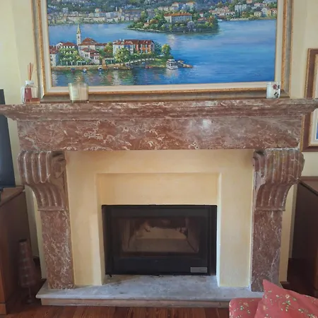 Guest house Isabella: Lakefront With Park View Balcony 3*