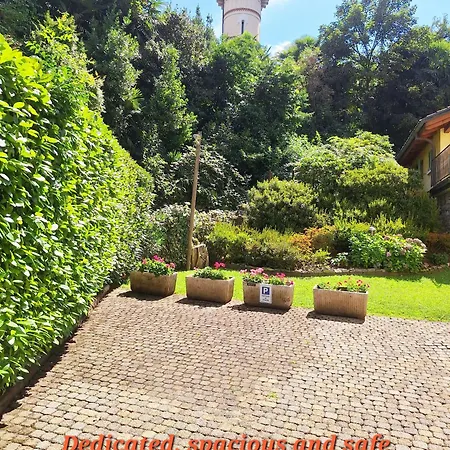 Guest house Isabella: Lakefront With Park View Balcony 3*