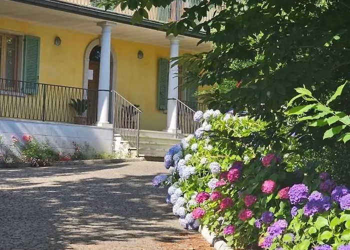 The Ortensia, Our With View, Spacious Park-facing Balcony And Private External Bathroom At The Isabella 3*