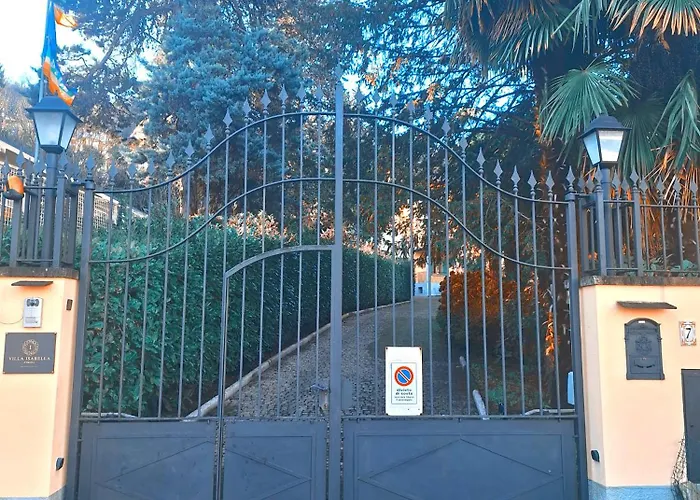 Pensión The Ortensia, Our With View, Spacious Park-facing Balcony And Private External Bathroom At The Isabella Stresa