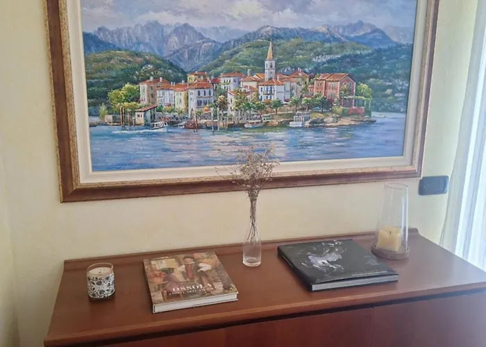 Pensionat The Ortensia, Our With View, Spacious Park-facing Balcony And Private External Bathroom At The Isabella Stresa