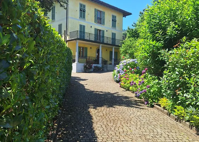 Pensionat The Ortensia, Our With View, Spacious Park-facing Balcony And Private External Bathroom At The Isabella 3*