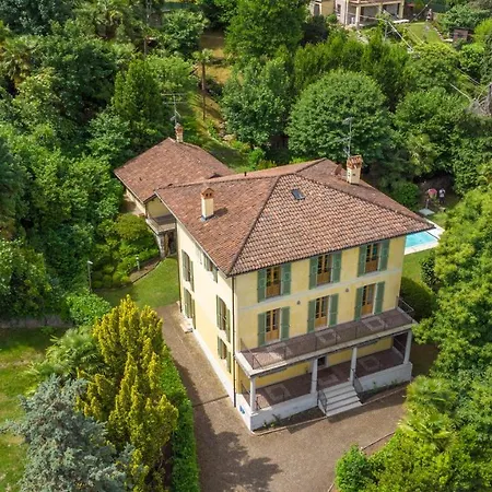 Affittacamere La Con Vista E Balcone Nella Isabella *