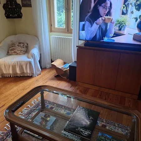 Maison d'hôtes The Ortensia, Our With View, Spacious Park-facing Balcony And Private External Bathroom At The Isabella Stresa