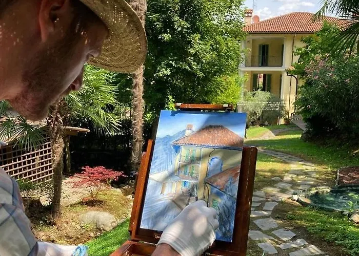 The Ortensia, Our With View, Spacious Park-facing Balcony And Private External Bathroom At The Isabella