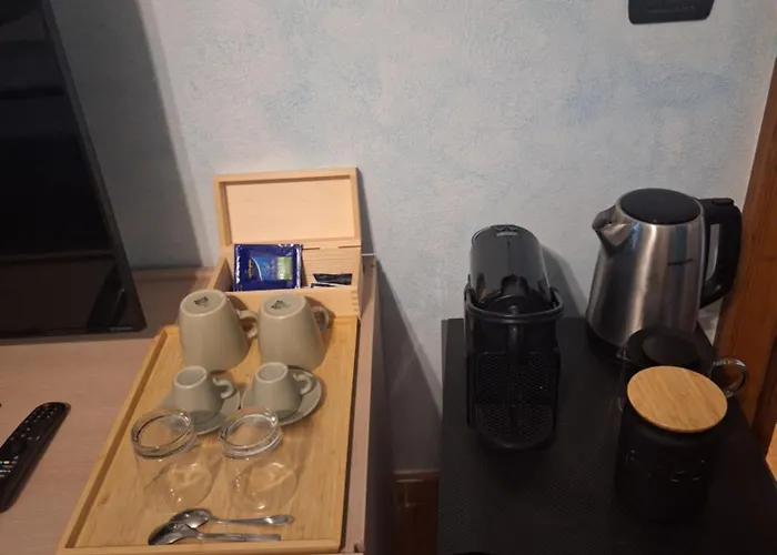 The Ortensia, Our With View, Spacious Park-facing Balcony And Private External Bathroom At The Isabella ストレーザ