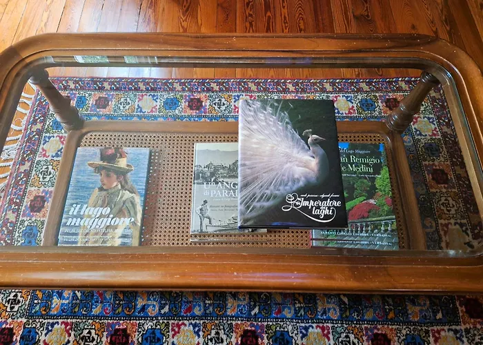 ゲストハウス The Ortensia, Our With View, Spacious Park-facing Balcony And Private External Bathroom At The Isabella ストレーザ