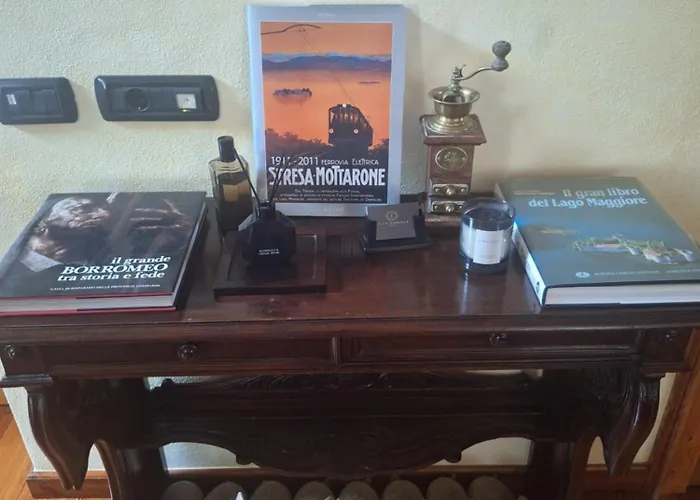 The Ortensia, Our With View, Spacious Park-facing Balcony And Private External Bathroom At The Isabella ストレーザ